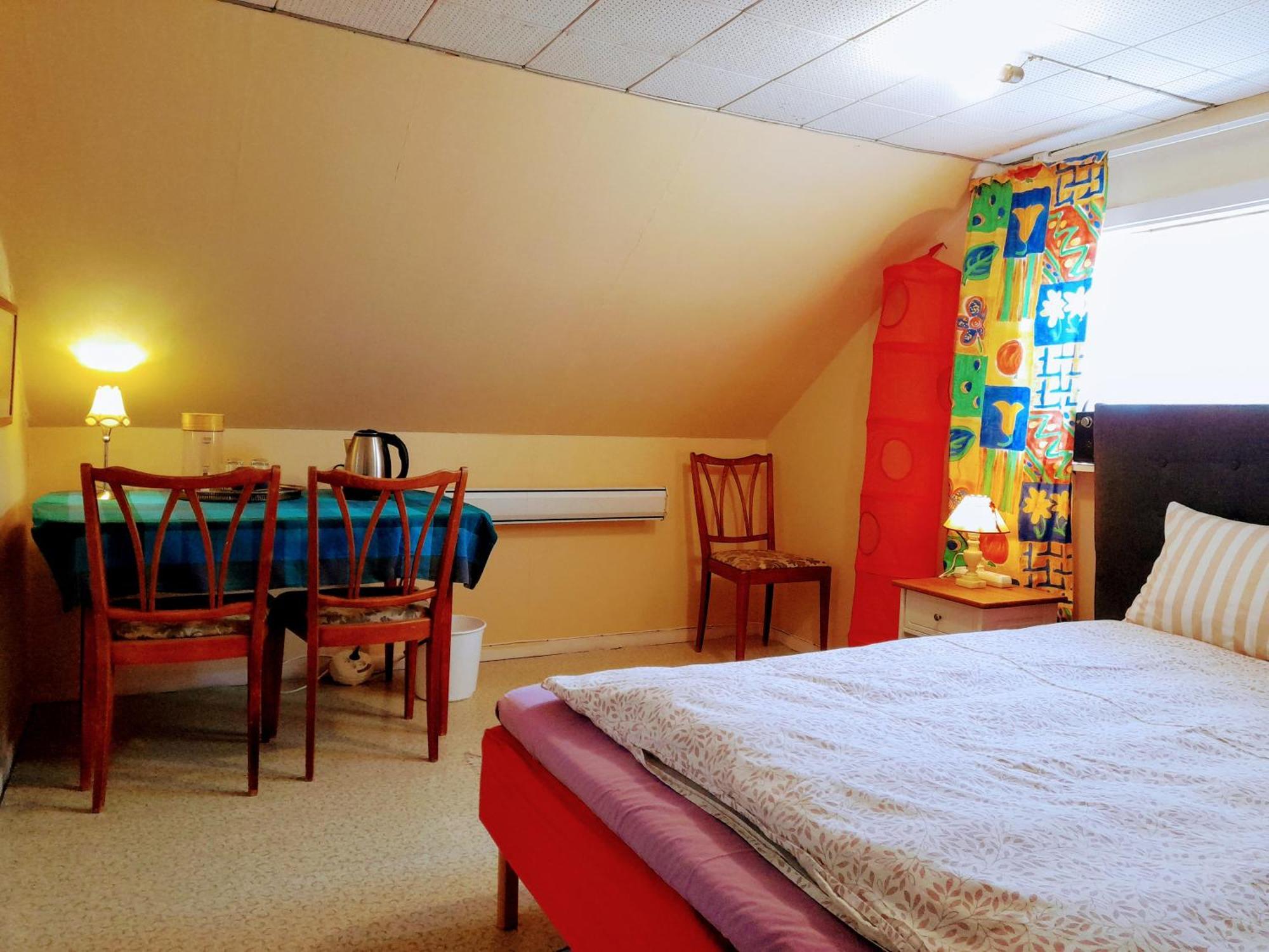 Small Bedroom, Outside Toilet, Shower Kitchen, 120 M From Sandbach Bräcke Εξωτερικό φωτογραφία
